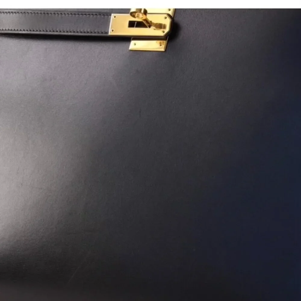 Hermès Kelly Handbag Noir Box Calf with Gold Hardware 35 - Picture 7 of 10